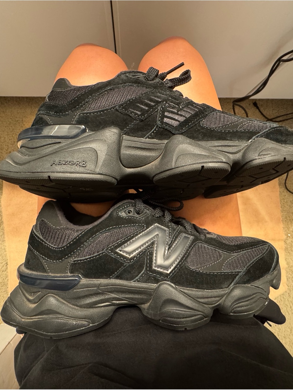 All-Black Women’s Athletic Sneakers with ABZORB Cushioning - Picture 2 of 4